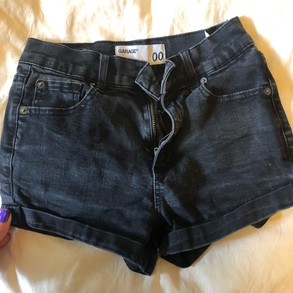 Garage Shorts— 00